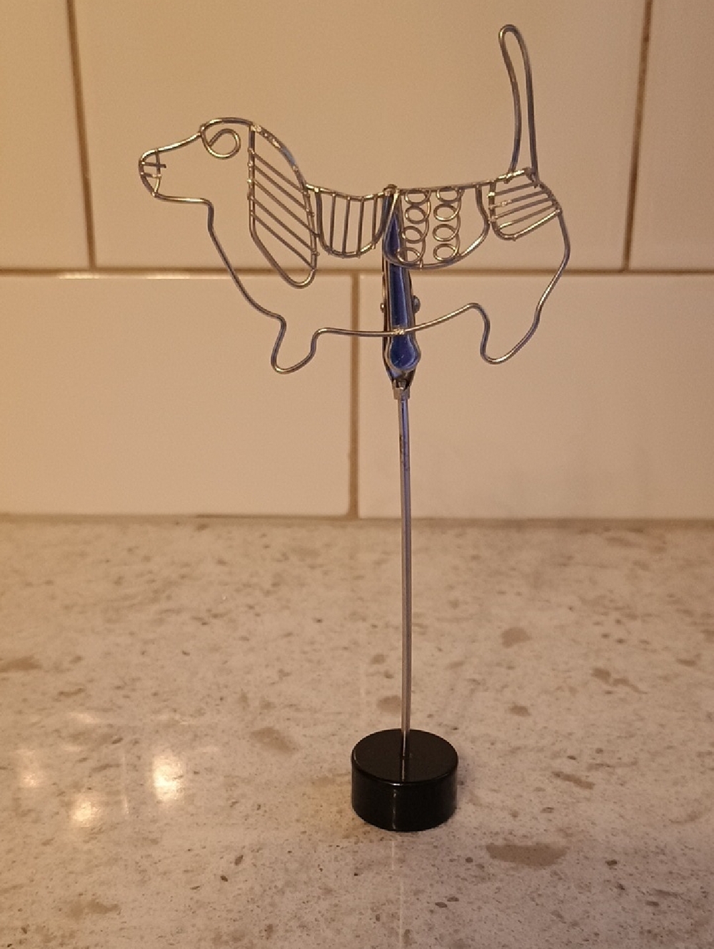 Handmade Metal Wire Dachshund Photo & Note Holder – Silver Wire with Black Base